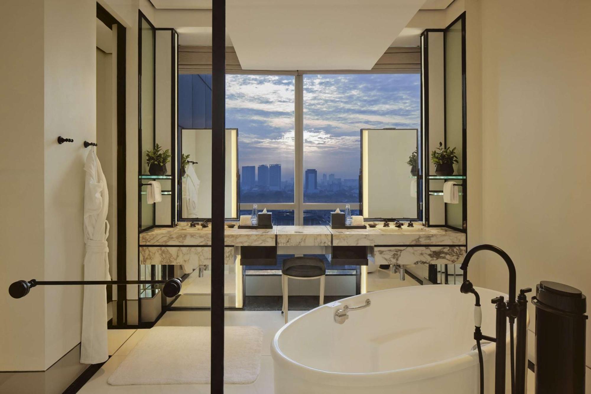 Keraton At The Plaza, Part Of The Unbound Collection By Hyatt Hotel Jakarta Exterior photo
