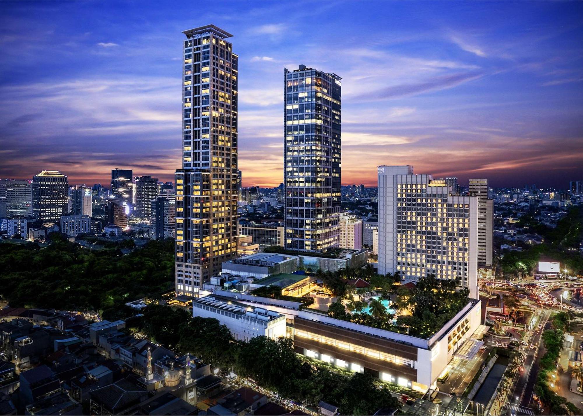 Keraton At The Plaza, Part Of The Unbound Collection By Hyatt Hotel Jakarta Exterior photo